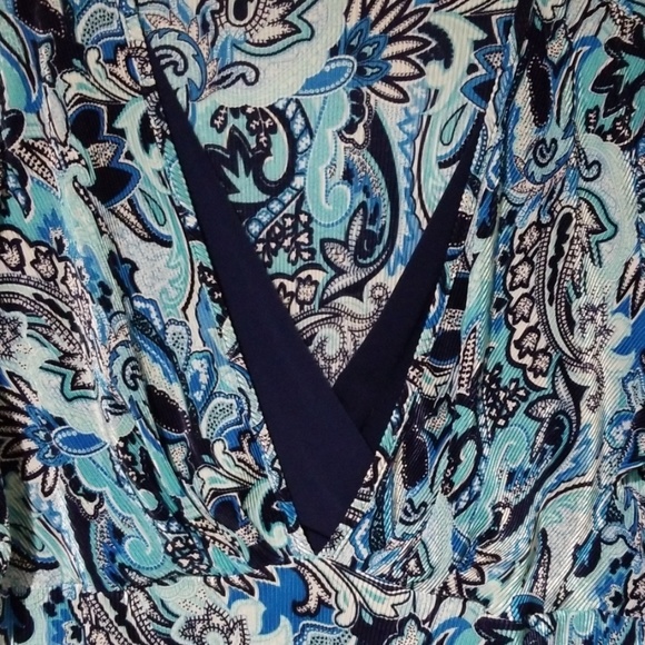 Plus Size Ladies Blouse - Picture 3 of 4